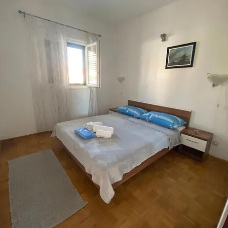 Tihi Apartment